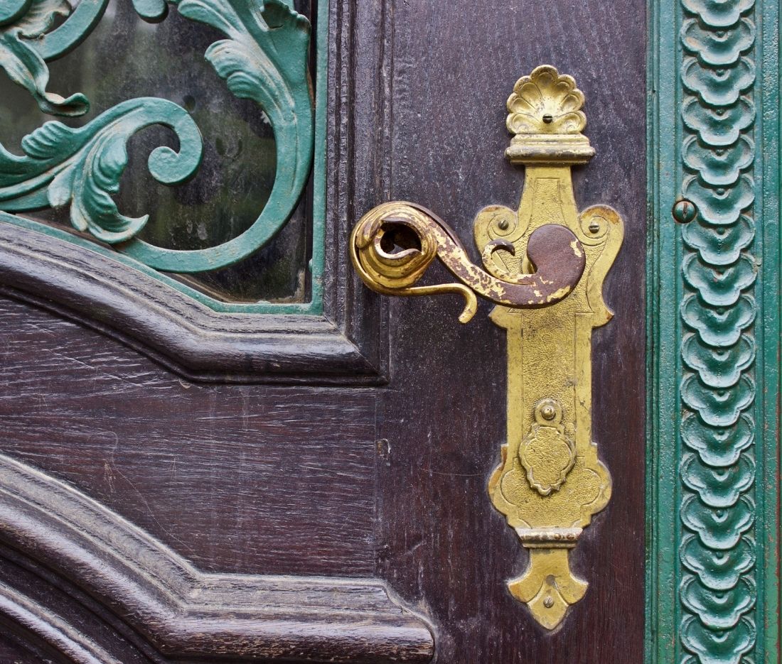 Door Opens with Property Search Agent London Brick Weaver
